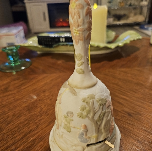 Lefton Nativity Musical Bell 1984 - Picture 7 of 8